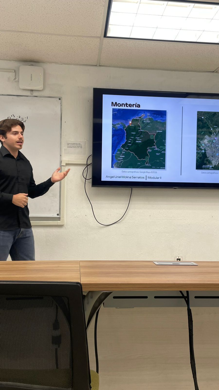 Estudiante de UPB Montería sustentando el proyecto
