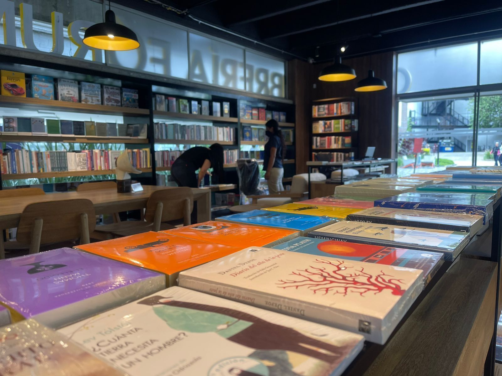 CAFE LIBRERIA FORUM 