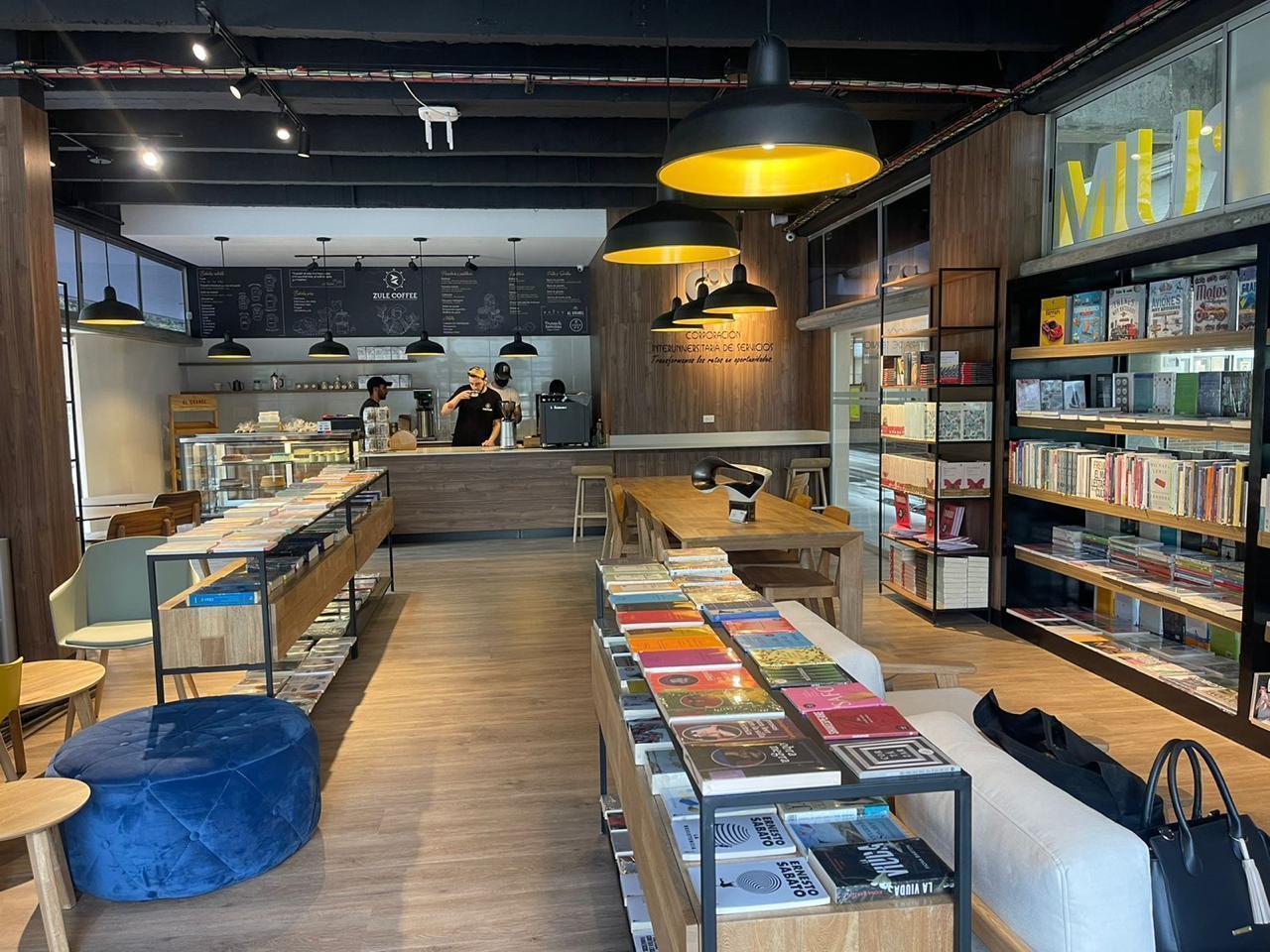 CAFE LIBRERIA FORUM 