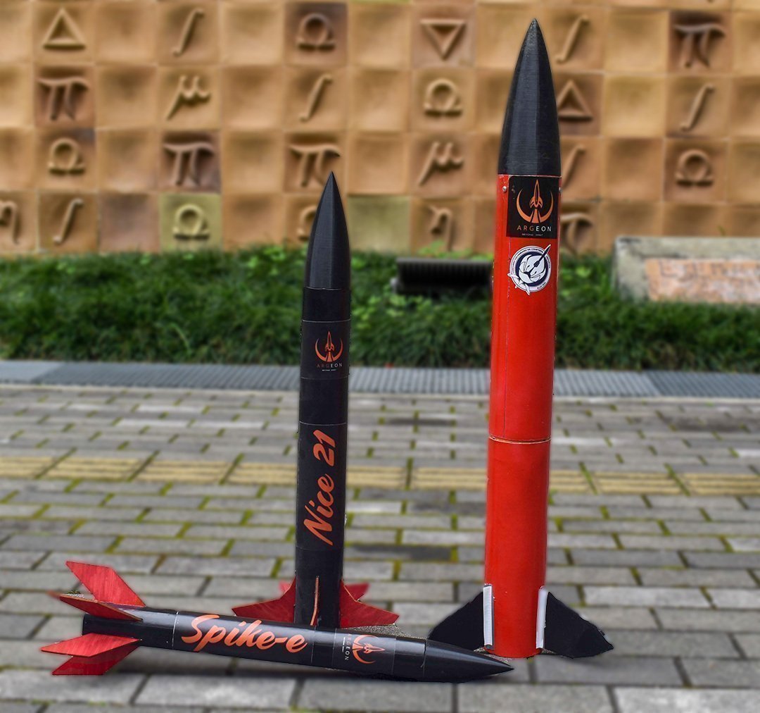 Cohetes construidos por Arg-eon