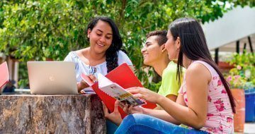 Beneficios a comunidad bolivariana