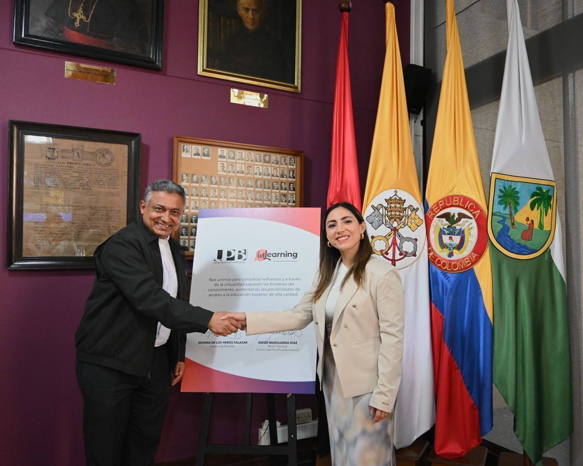 Firma del convenio entre InLearning y UPB