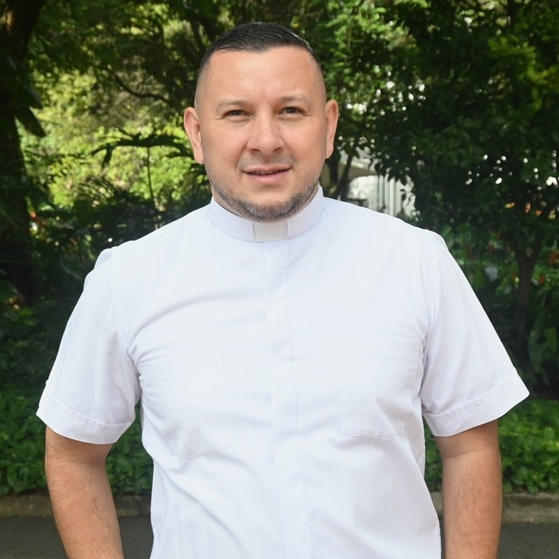 PadreJuanDavidCarvajal