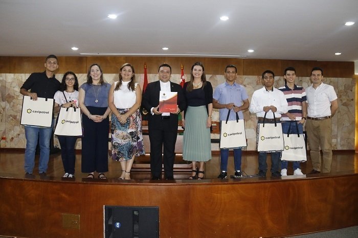 EntregaBecasCavipetrol_Interna1