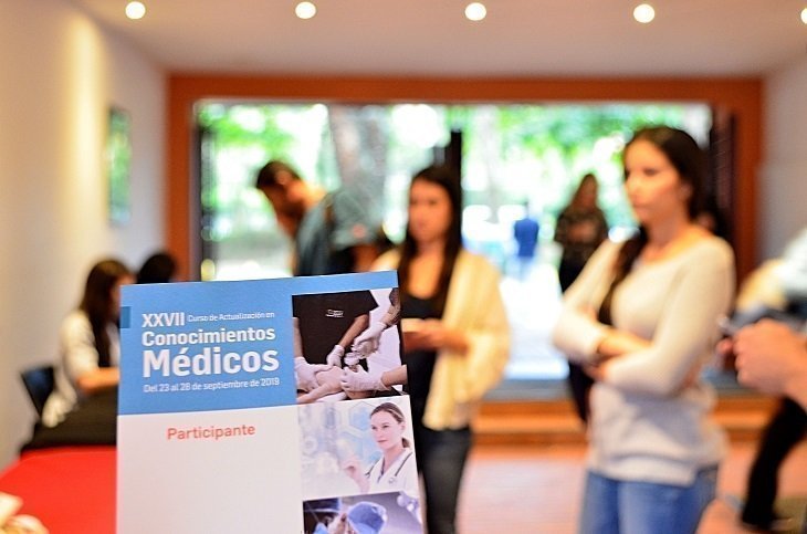 Escarapela Actualización en Conocimientos Médicos