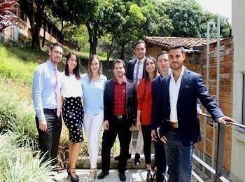 Grupo de residentes, comité organizador del IV Curso de Actualización en Cirugía General para médicos generales