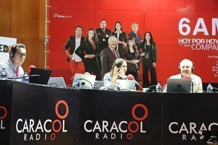 Egresadas UPB en Caracol Radio