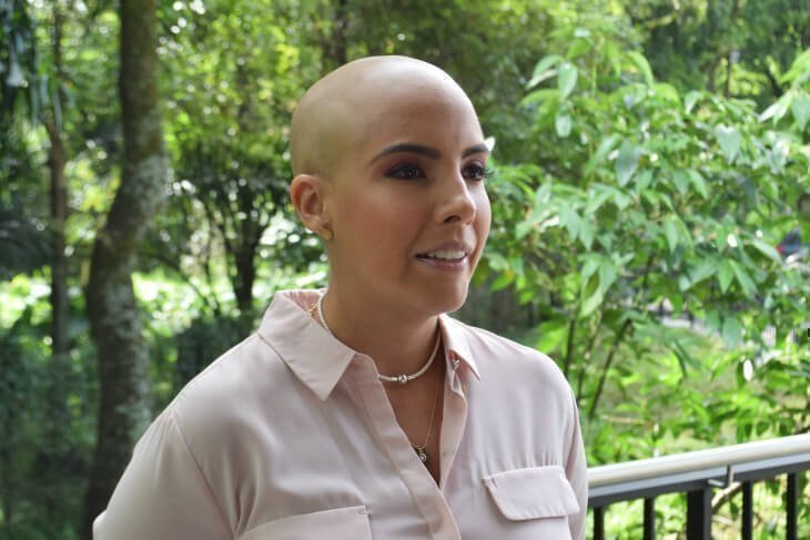 Manuela Estévez, presentadora de televisión y egresada