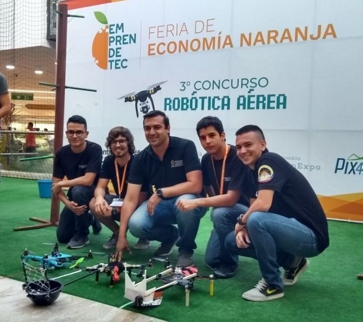 Estudiantes ganan en Emprendetec el Tercer Concurso de Robótica Aérea