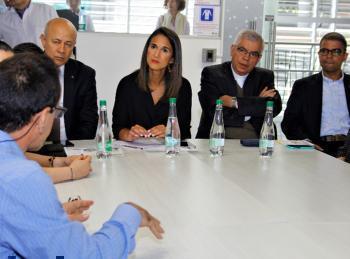 Ministra de Educación Yaneth Giha visita los laboratorios de Nanotecnología