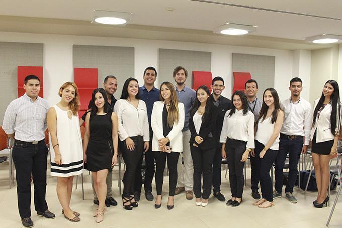 Grupo de estudiantes programa ONU