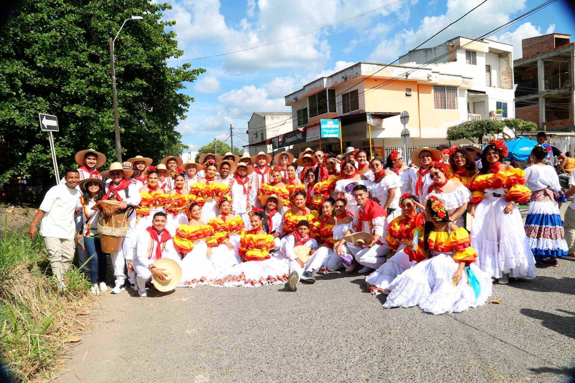Grupo Raíces Caribeñas en la Parada Folclórica
