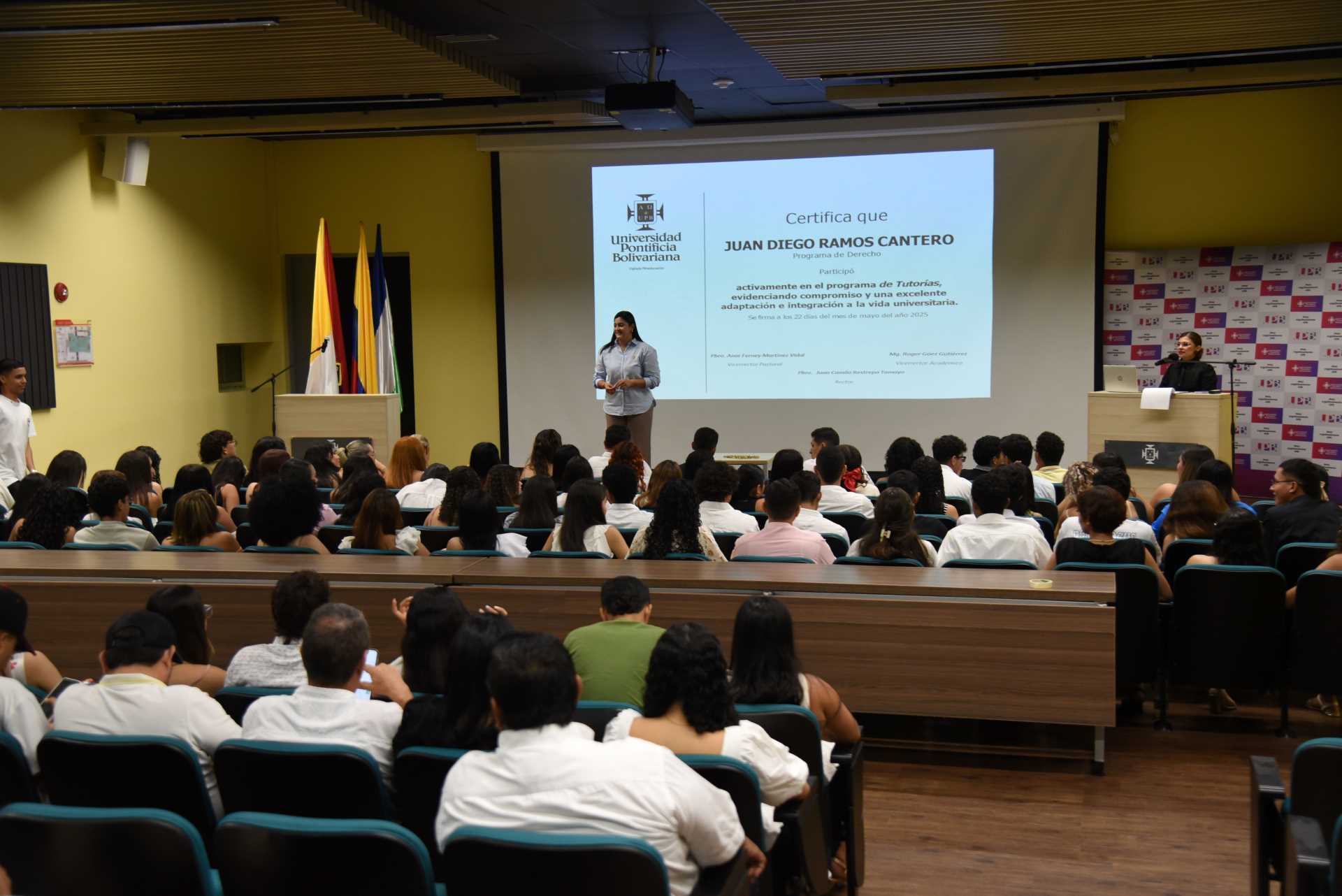 UPB certifica a estudiantes nuevos en tutoría 