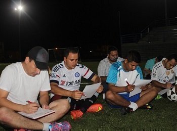 Egresados vuelven a casa y se integran en torno al deporte