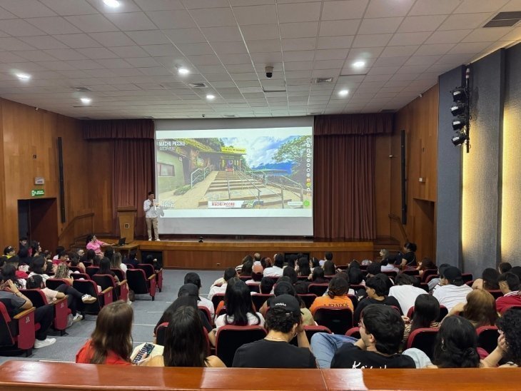 Auditorio en el evento del día del negociador