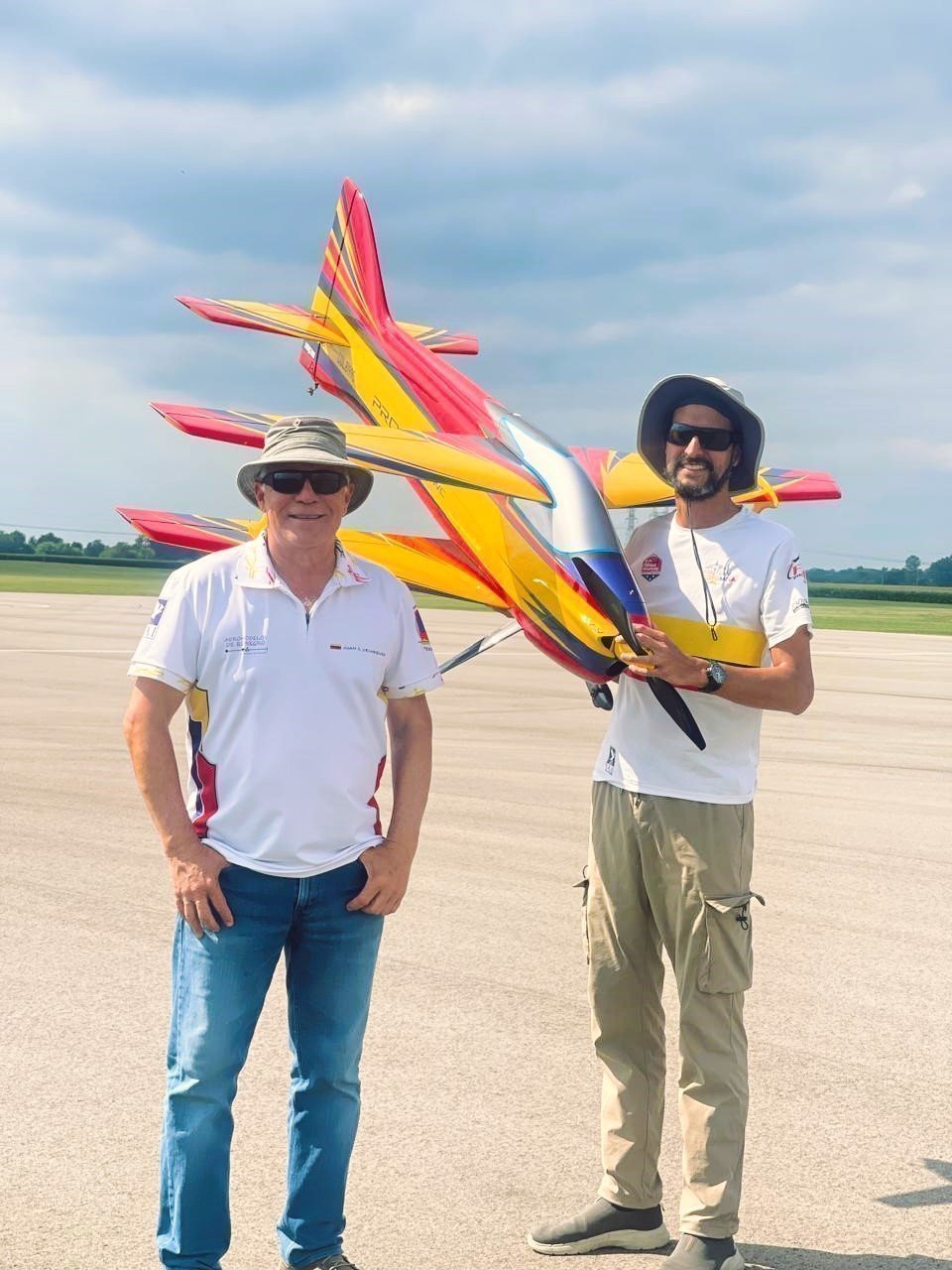 ingeniero egresado, aeronautica, dbf, upb, avioación