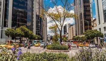 Avenida Oriental. Medellín Urbanismo Ambiental.