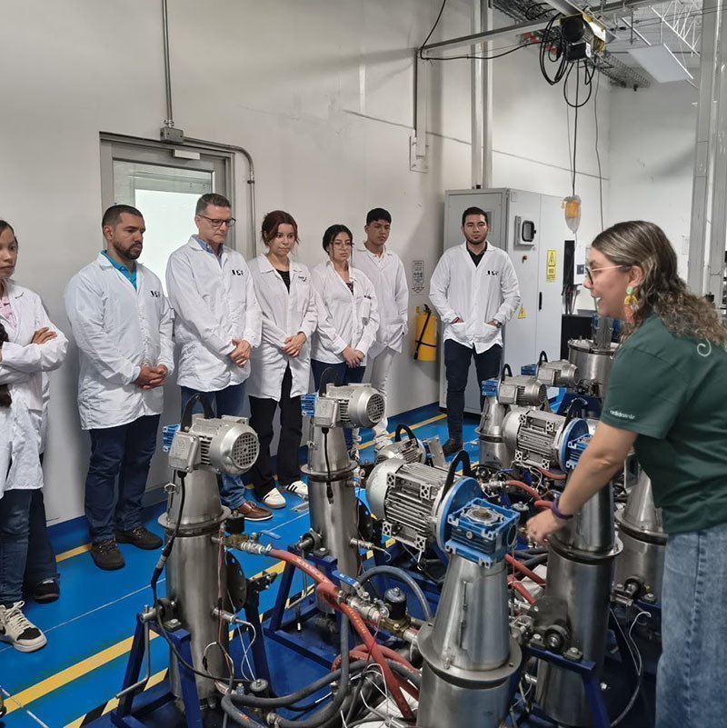 estudiantes en su visita a Agrosavia - Corporación colombiana de investigación agropecuaria