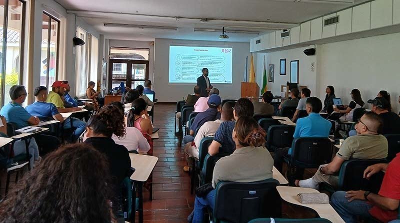 Intervención del docente Álvaro Torres.