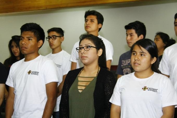 Estudiantes del Perú en la UPB.