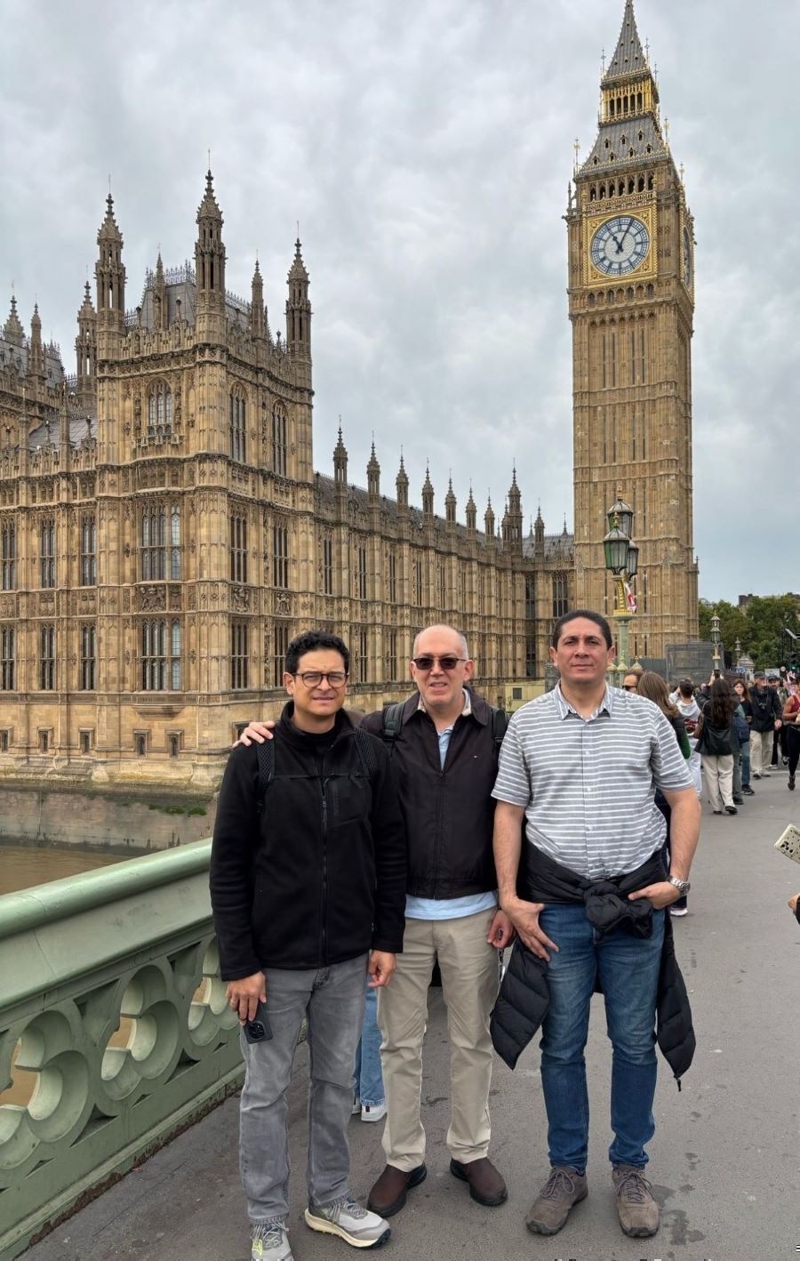 Profesores Vladimir Martinez, Whady Florez y Oscar Vasco en Londres