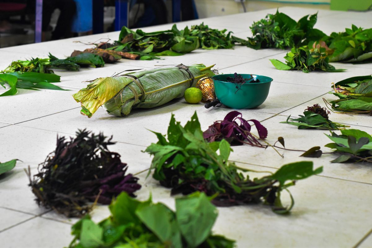 Ritual de armonización para dar inicio a la discusión académica y de intercambio de conocimiento.  