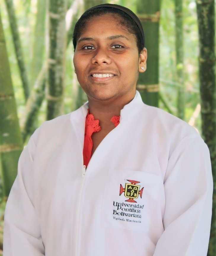 Fotografía primer plano de una mujer - administrativa UPB BGA