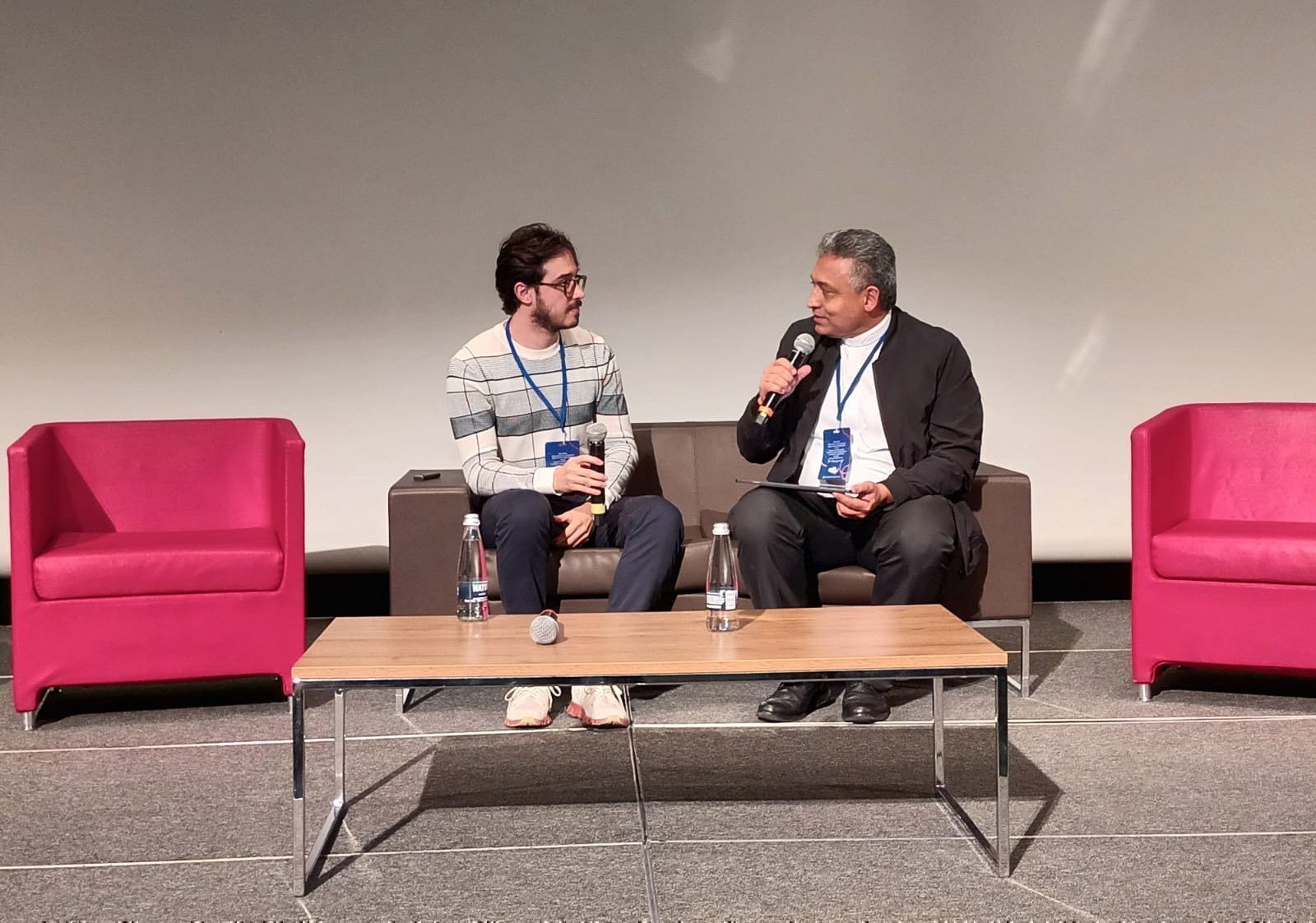 Padre Diego Marulanda Díaz junto al doctor José Gallego Posada