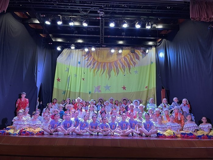 Foto Tipo D Festival de Danzas