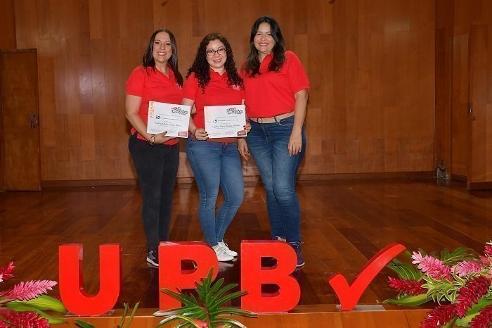 Foto Tipo In1 profesor distinguido