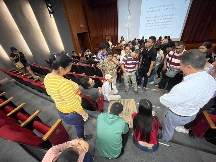 Foto Tipo In2 Talleres Padres de Familia