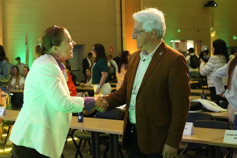 VICERRECTORA Y GERENTE