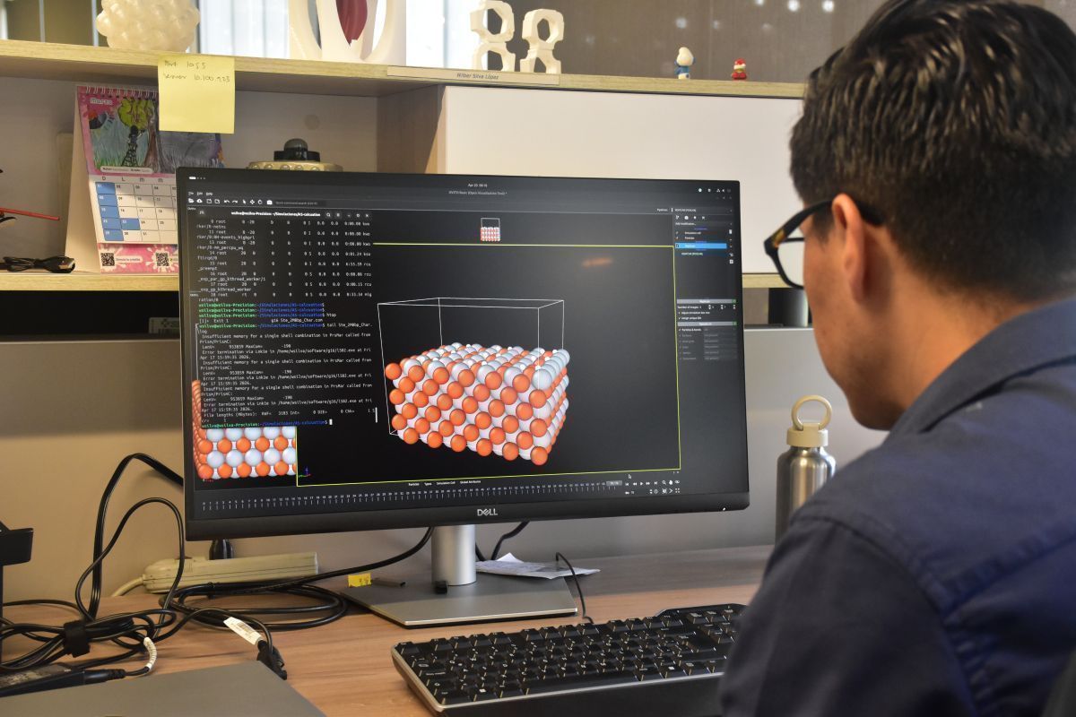 La UPB en articulación con la Universidad de Medellín, ejecuta los procesos de simulación y modelación computacional para analizar los mecanismos de reacción asociados y contribuir al diseño del reactor.