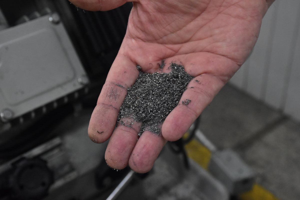 Las aleaciones tipo AB son mezclas controladas de metales, en este caso hierro y titanio (TiFe), las cuales tienen la capacidad de absorber hidrógeno en estado sólido.
