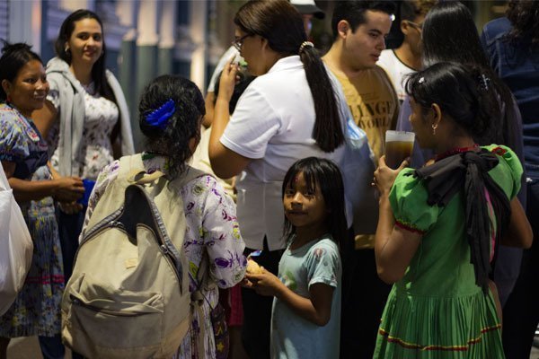 Líderes a la calle